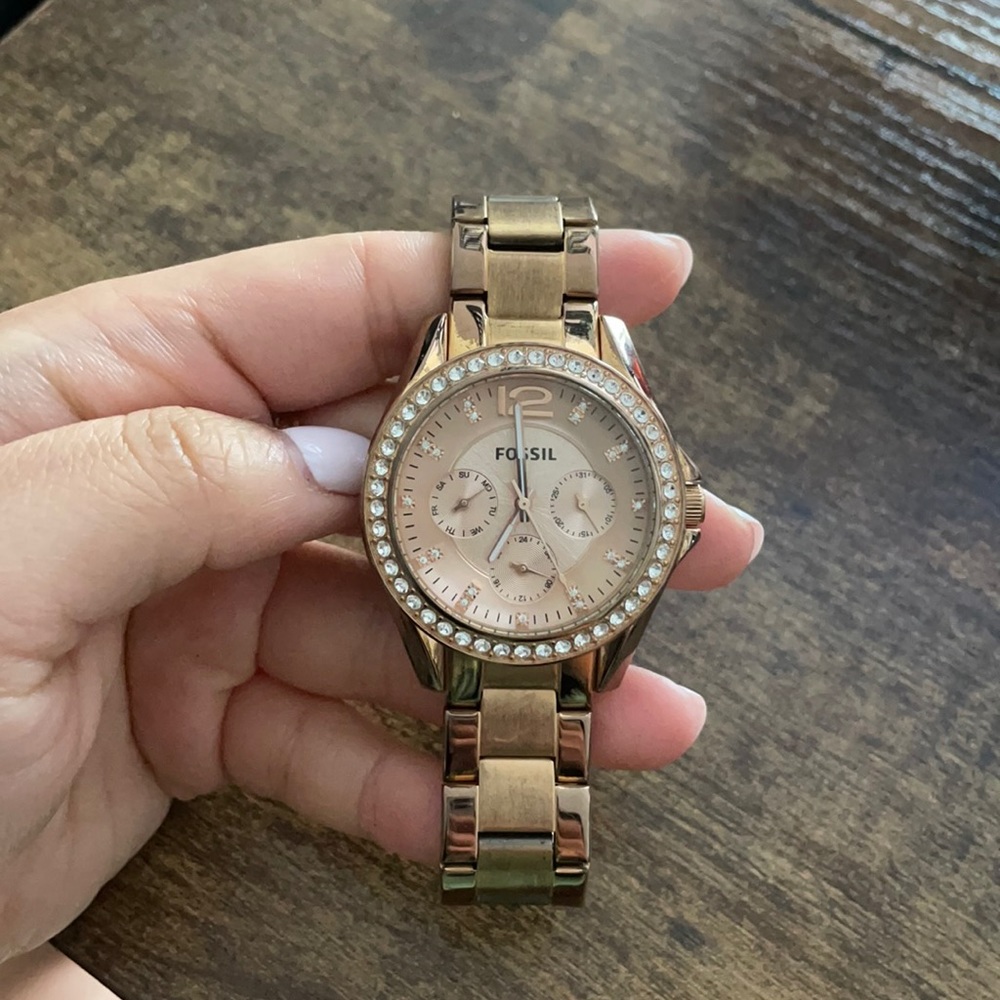 Fossil rose gold watch